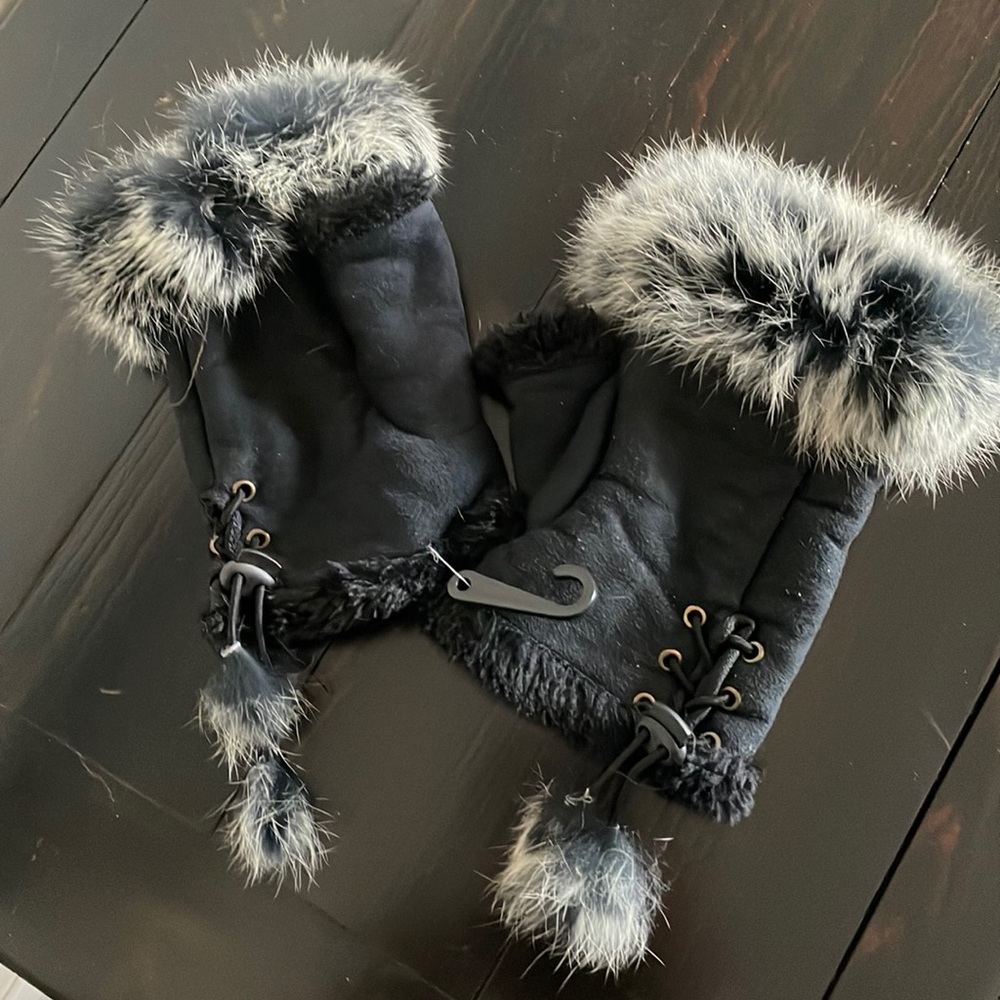 MWT Fingerless gloves with fur